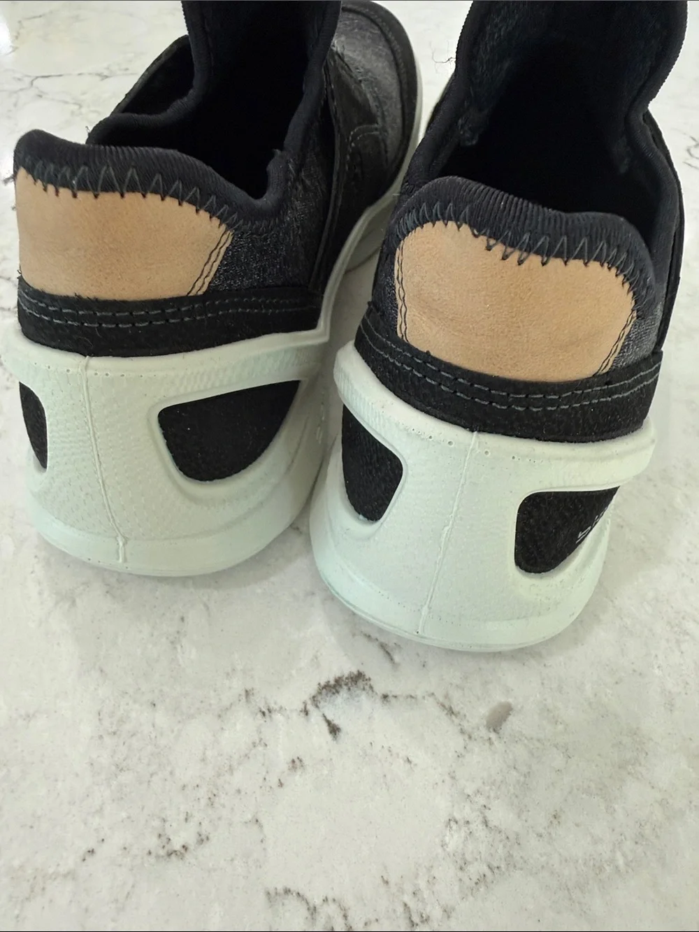 ECCO Yak Leather Slip On Sneakers Knit Gray Black Size 6.5